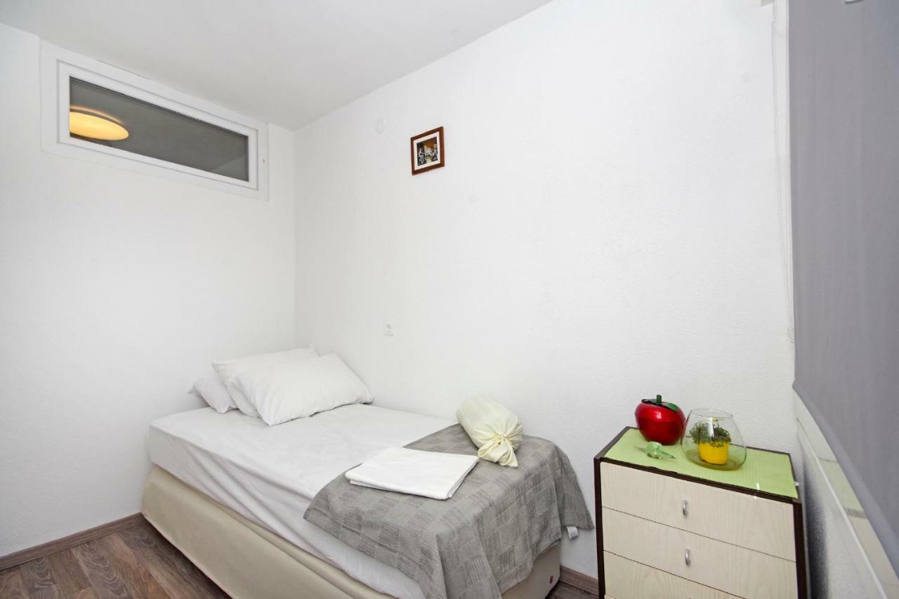 Nugal Apartment Makarska Ngoại thất bức ảnh